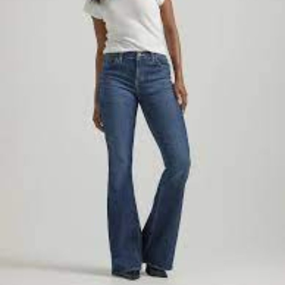 Lee Jeans Womens Legendary Style Flare Blue Jeans Size 12L (32x35) NWT